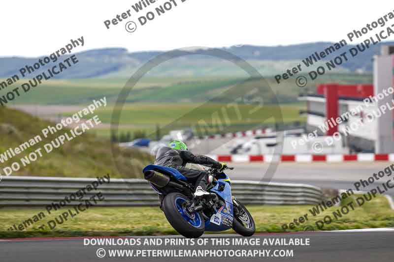 cadwell no limits trackday;cadwell park;cadwell park photographs;cadwell trackday photographs;enduro digital images;event digital images;eventdigitalimages;navarra;no limits trackdays;peter wileman photography;racing digital images;trackday digital images;trackday photos